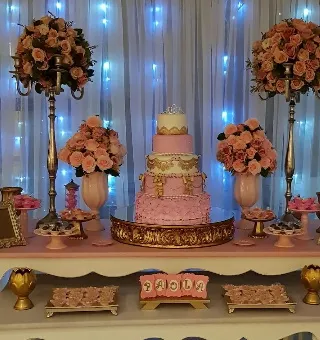 Salão decorado para festa de 15 anos